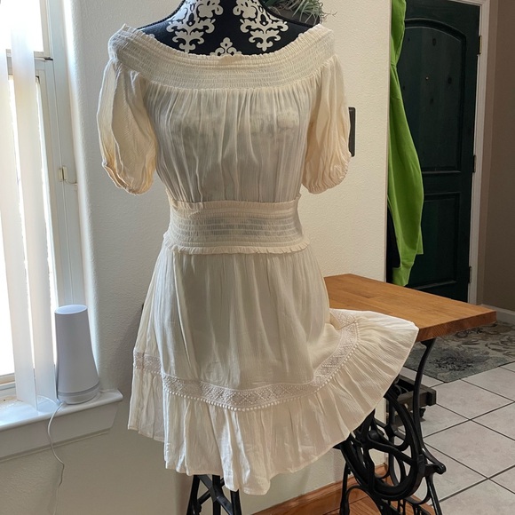 Express Dresses & Skirts - EXPRESS Off-Shoulder Dress size Small